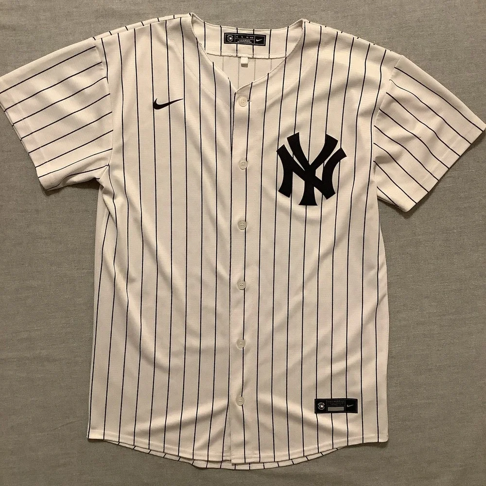 Nike Aaron Judge #99 New York Yankees Youth XL 18/20 Pinstripe MLB Jersey